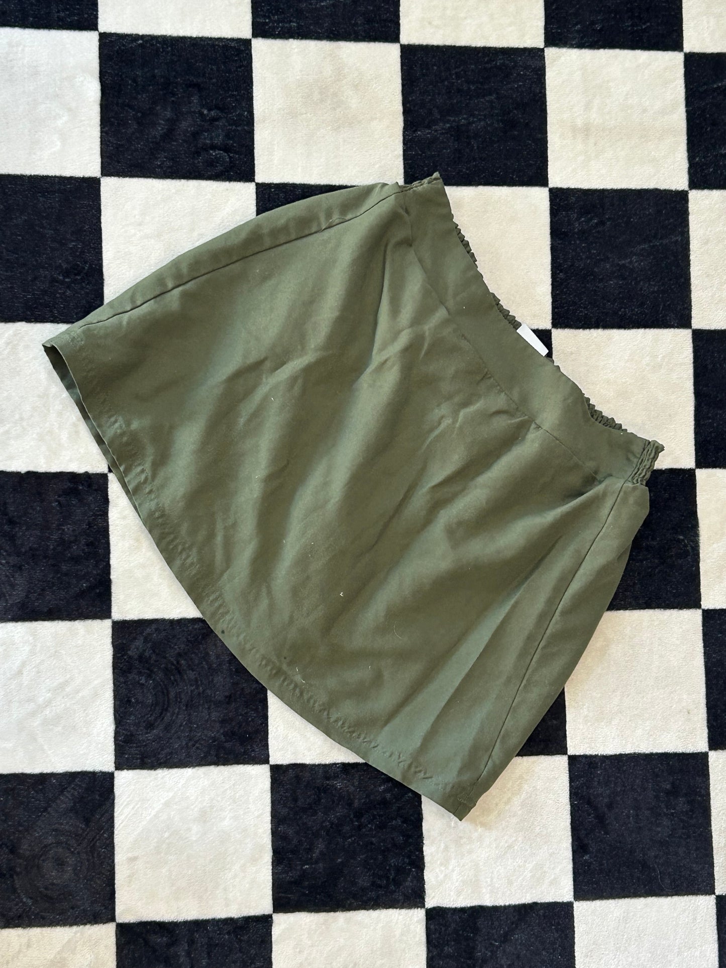 Falda short verde olivo