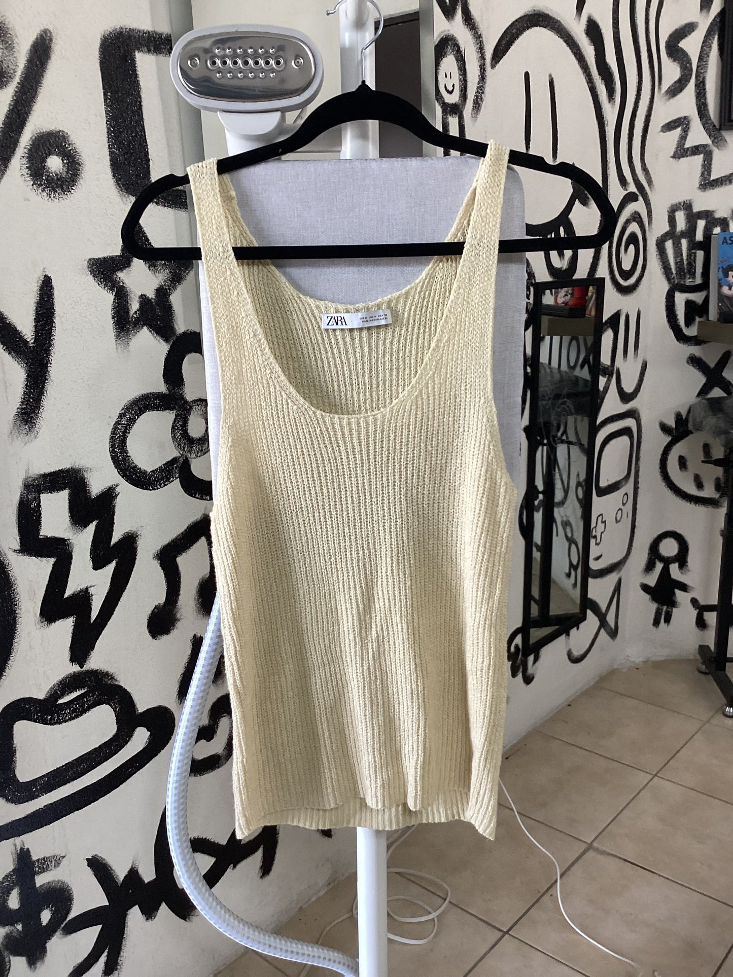 Blusa de encaje tipo playera beige