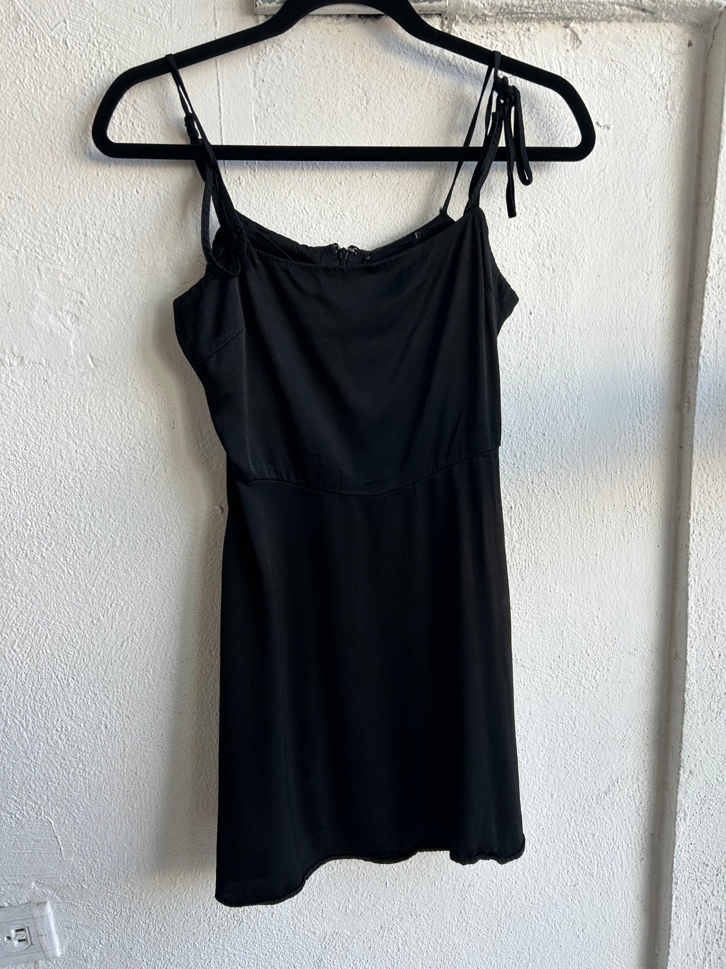Vestido negro brillos