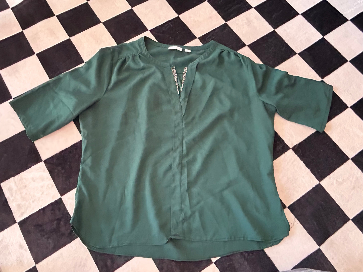 Blusa verde con detalle