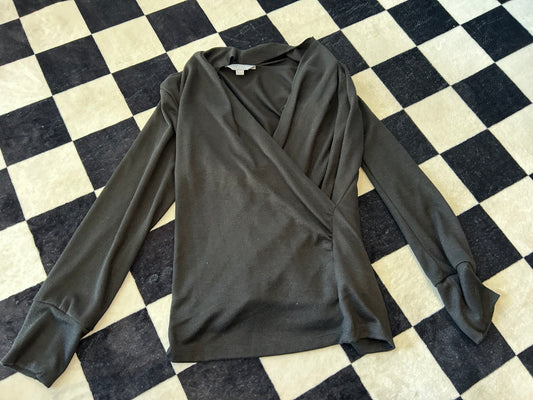 Blusa entallada manga larga negra