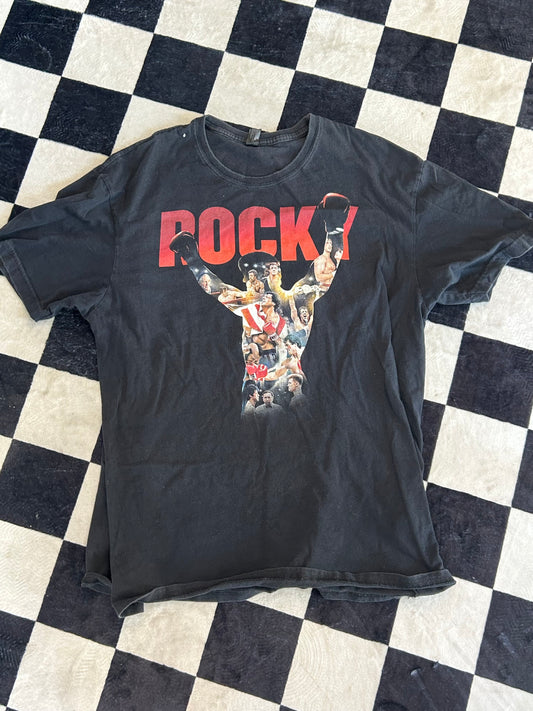 playera negra estampado rocky