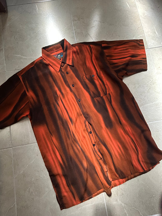 Camisa naranja con negro