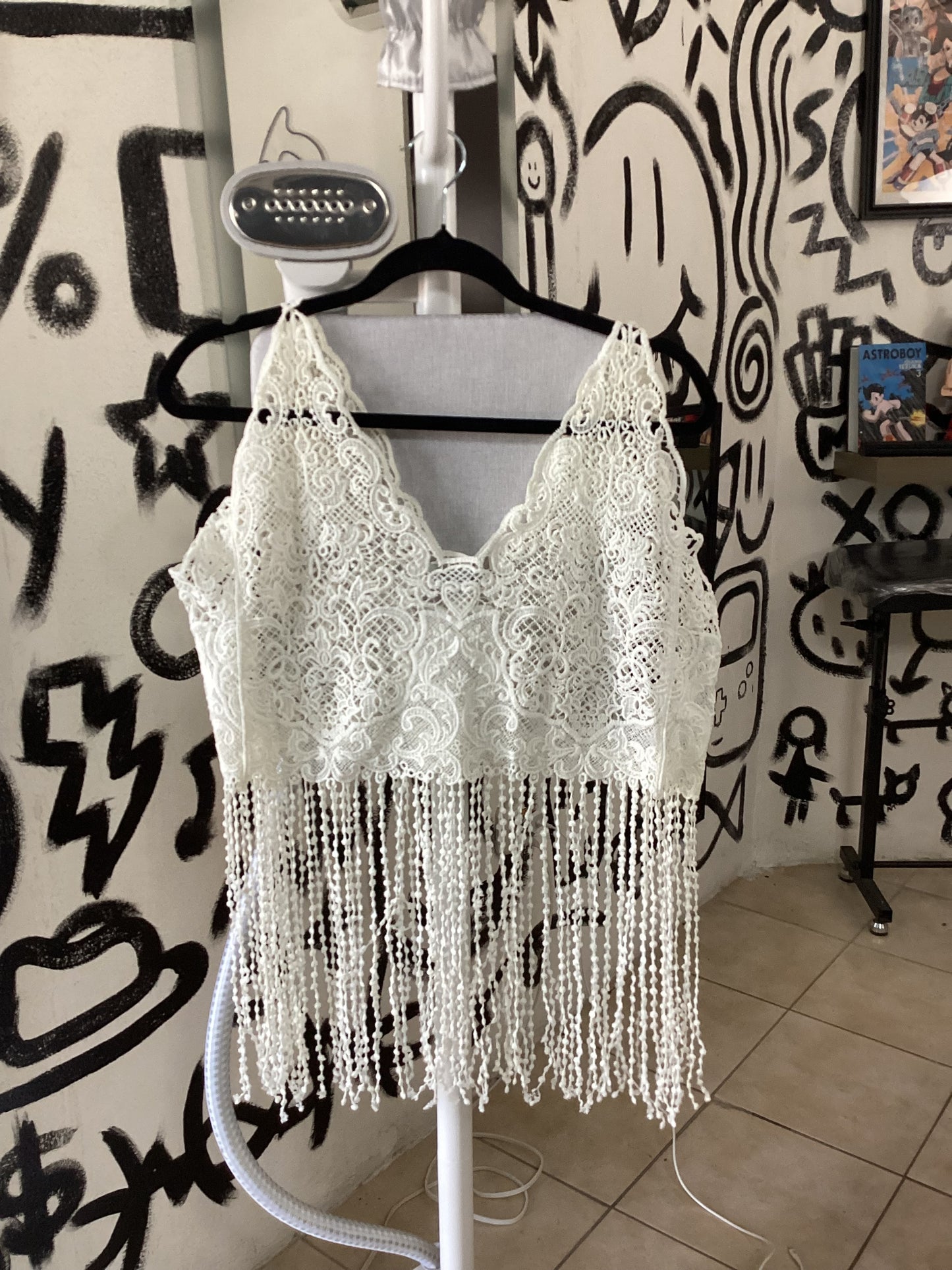 Blusa de encaje blanca con tiras playera
