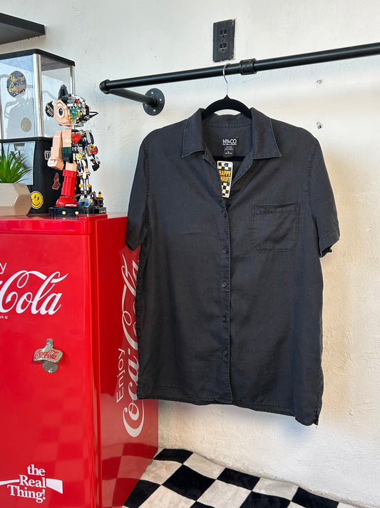 Camisa negra de botones