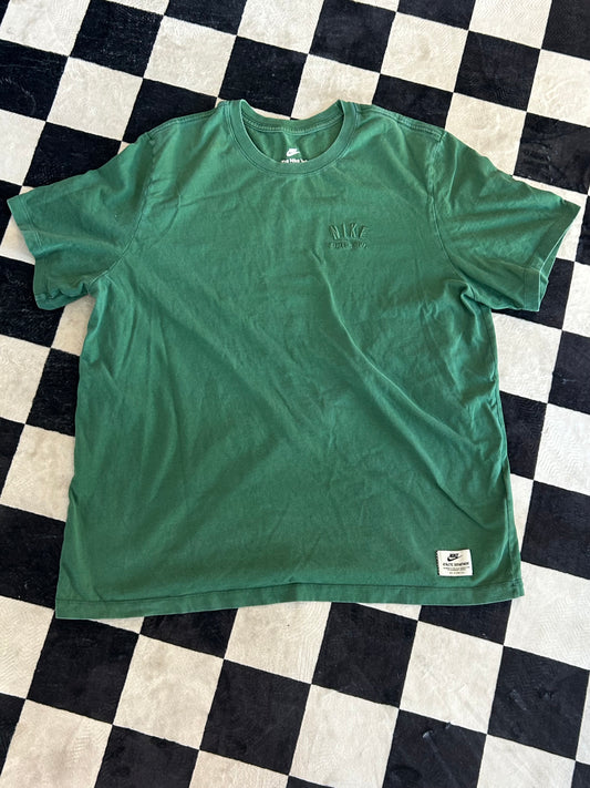 Playera Nike verde bandera