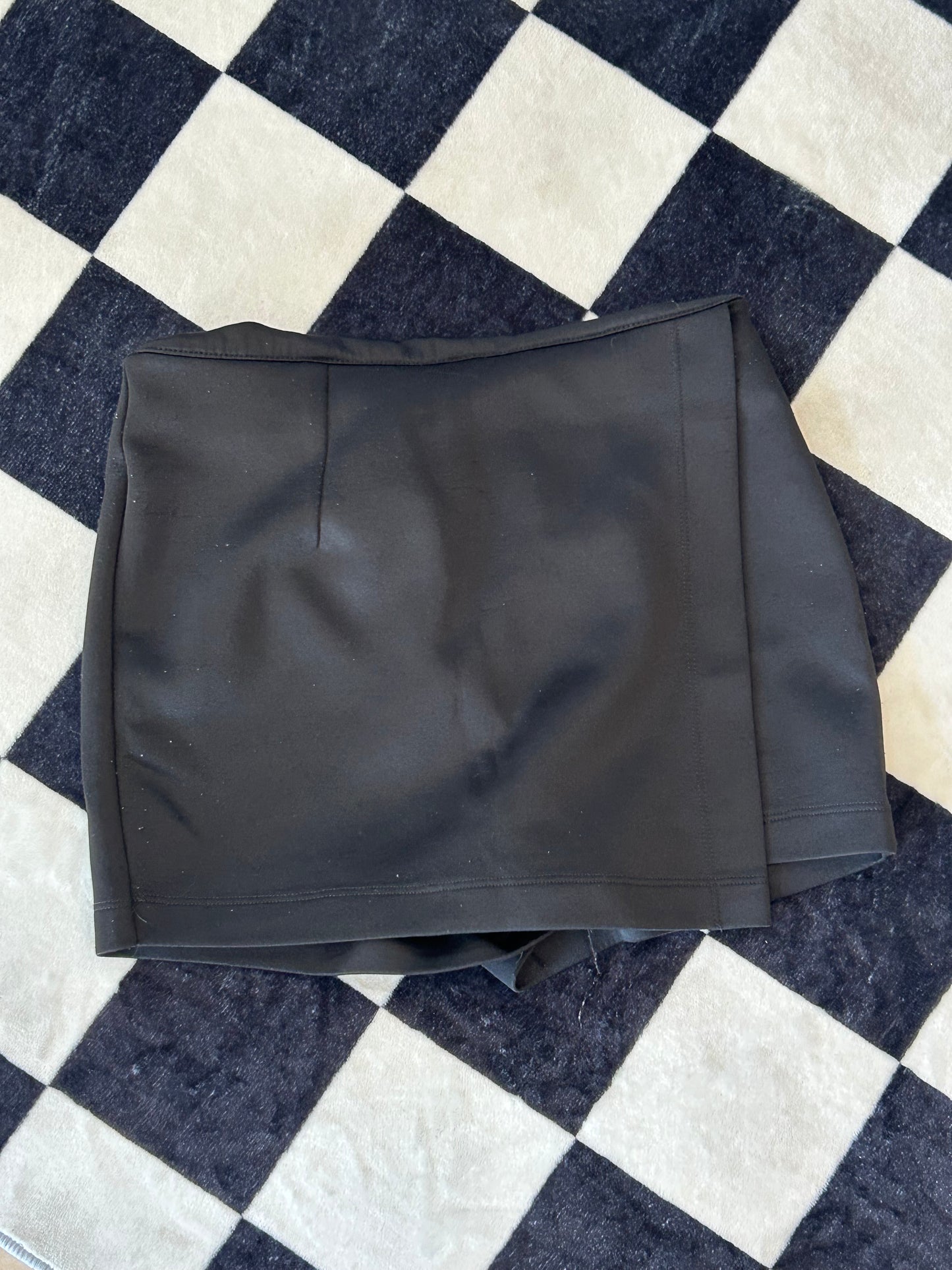 Falda short negra