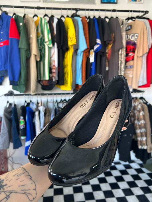 Tacones de charol lisos